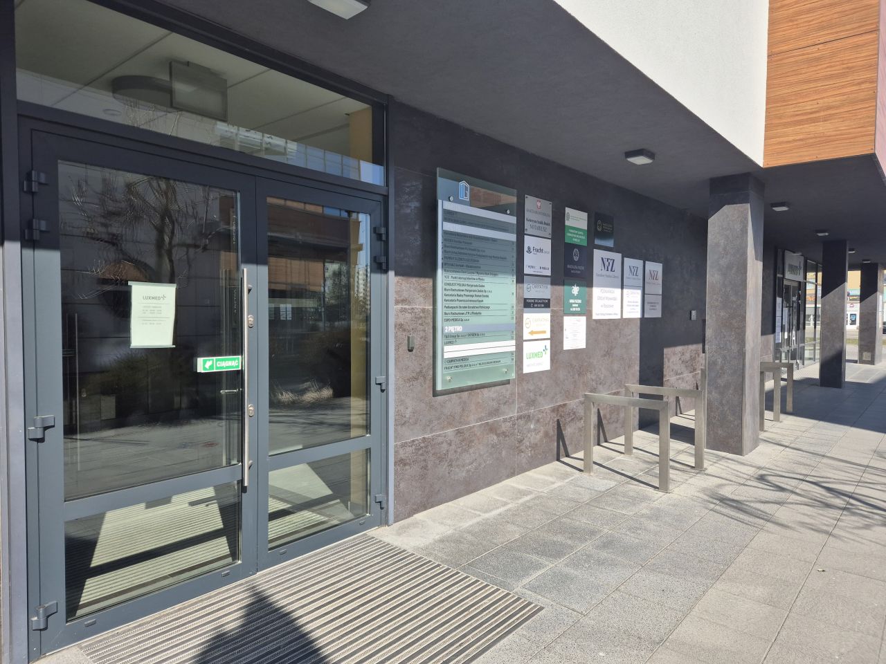 Wejście do biurowca